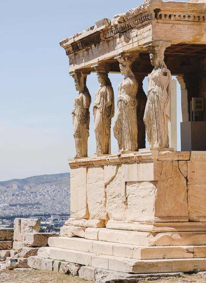 Cariátides del Erecteion en la Acrópolis de Atenas