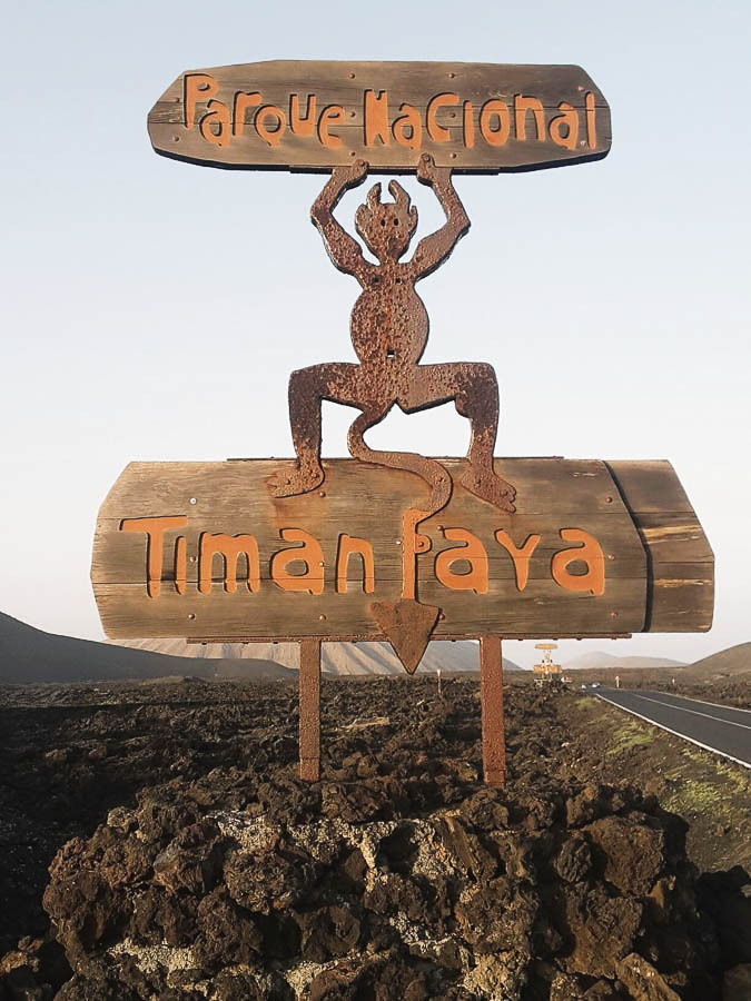 Cartel de entrada al Parque Nacional de Timanfaya en Lanzarote