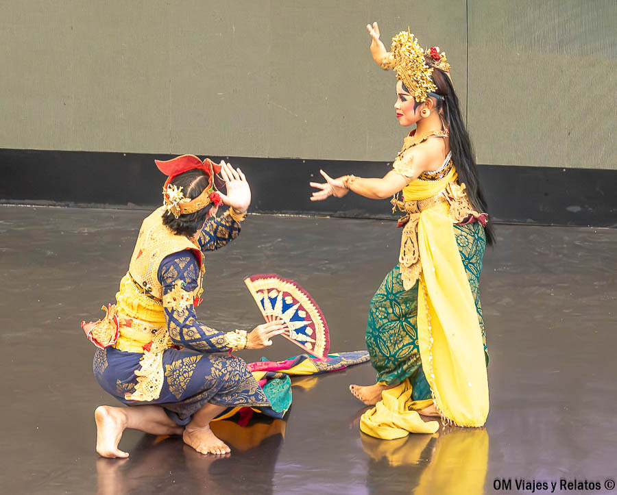 Danza tradicional balinesa, una expresión cultural de Bali entre las mejores islas de Indonesia para viajar