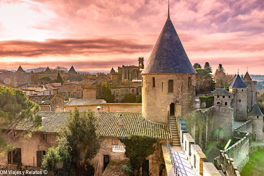 Vista de la Ciudadela medieval de Carcassonne al atardecer